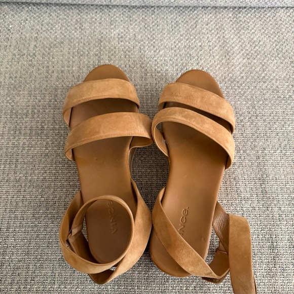 Vince “Jet” Genuine Suede Platform Sandals - Picture 11 of 12